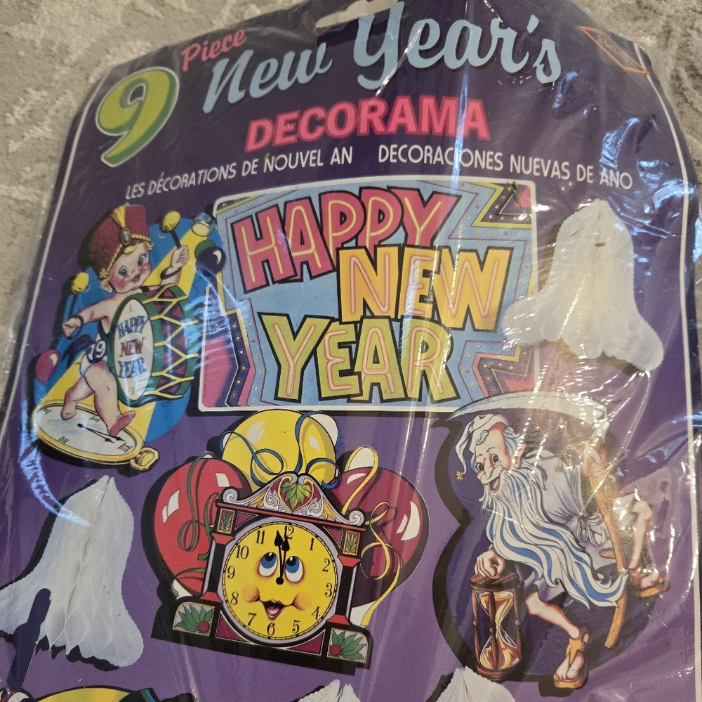 Beistle Vintage 1993 New Year's Eve Decorama 9pc Party Set, New